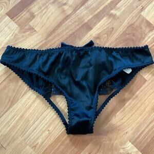 Victoria Secret panties‎